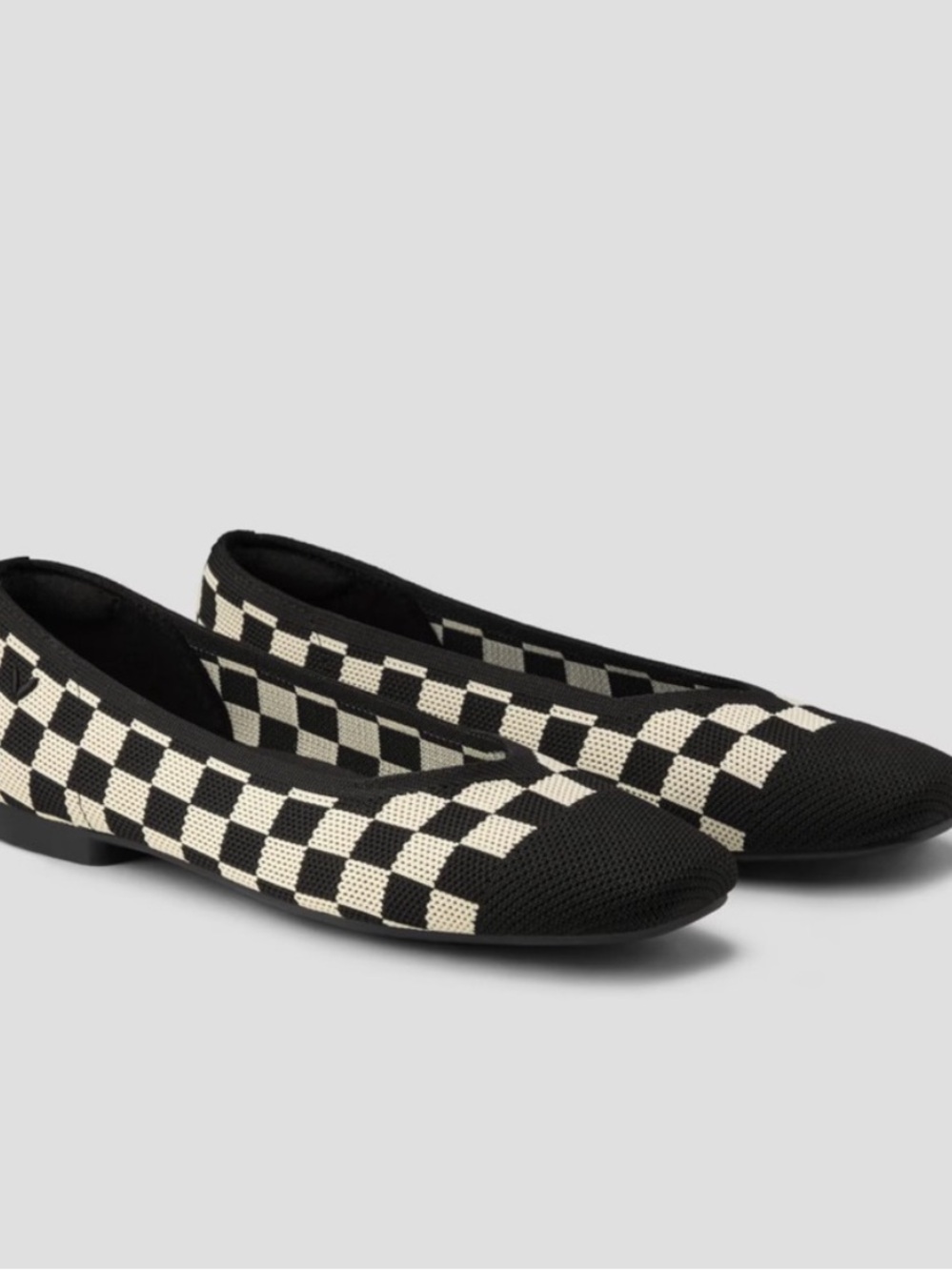 Vivaia Square Toe V-Cut Flats Margot 2.0 Size 7-7.5 black Checker 38